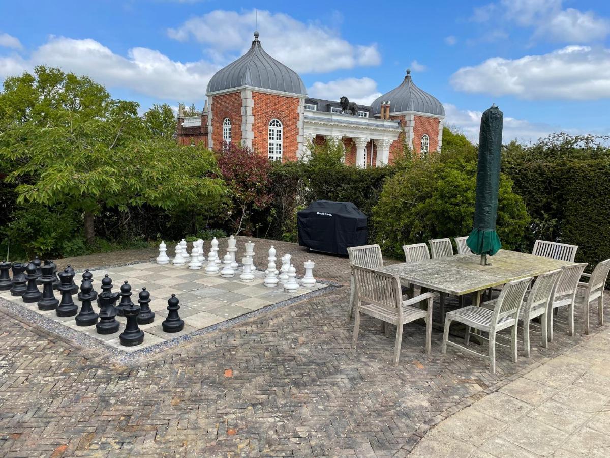 Eastwood Observatory: 12 Bedrooms, Swimming Pool And Tennis Court Hailsham Exterior photo
